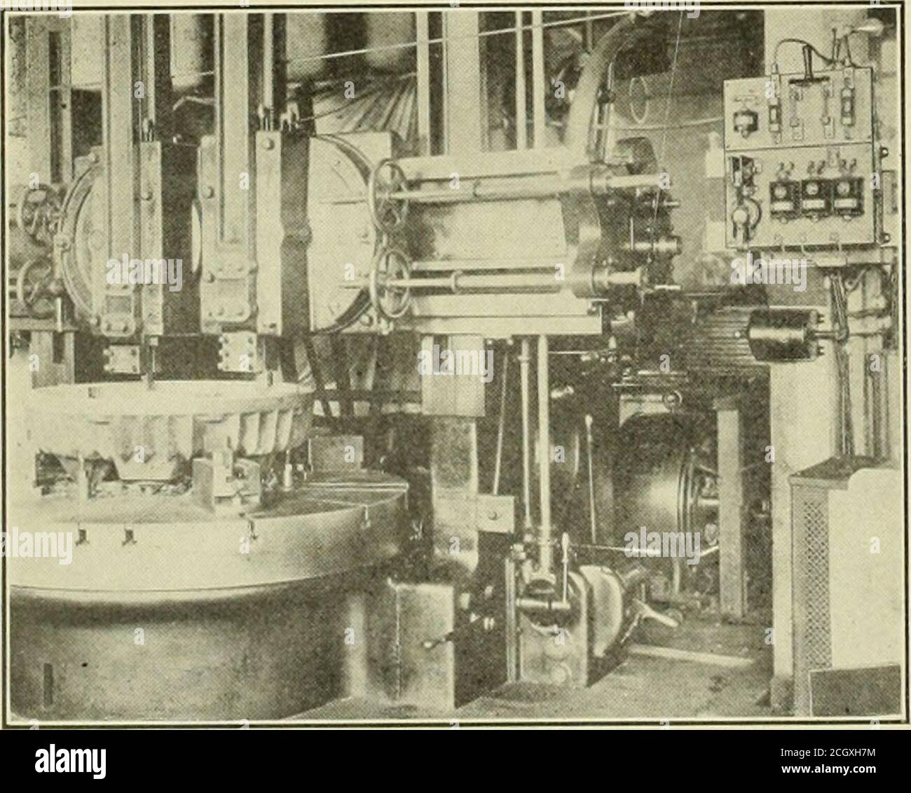 . Amerikanischer Ingenieur und Eisenbahn-Journal . Schalter, ein Zug von Beschleunigungsschaltern und komplette Leistungsschalter Funktionen. Die Beschleunigungseinheit beschleunigt oder verzögert automatisch DIE AUTOMATISCHEN STEUERUNGEN FÜR MOTOR-DRIVENMACHINERY die Electric Controller & Manufacturing Company, aus Clevcland, O., hat vor kurzem eine Linie von automatischen Steuerungen auf den Markt gebracht, die speziell für den Zweck der Bereitstellung der utmostConvenience in der Steuerung von motorgetriebenen Maschinen entwickelt wurden. Es wurde geschätzt, dass die Leistung von vielen Maschinen kann in-creased 20 Prozent, durch die zentrale Gruppierung und bequem ar Stockfoto