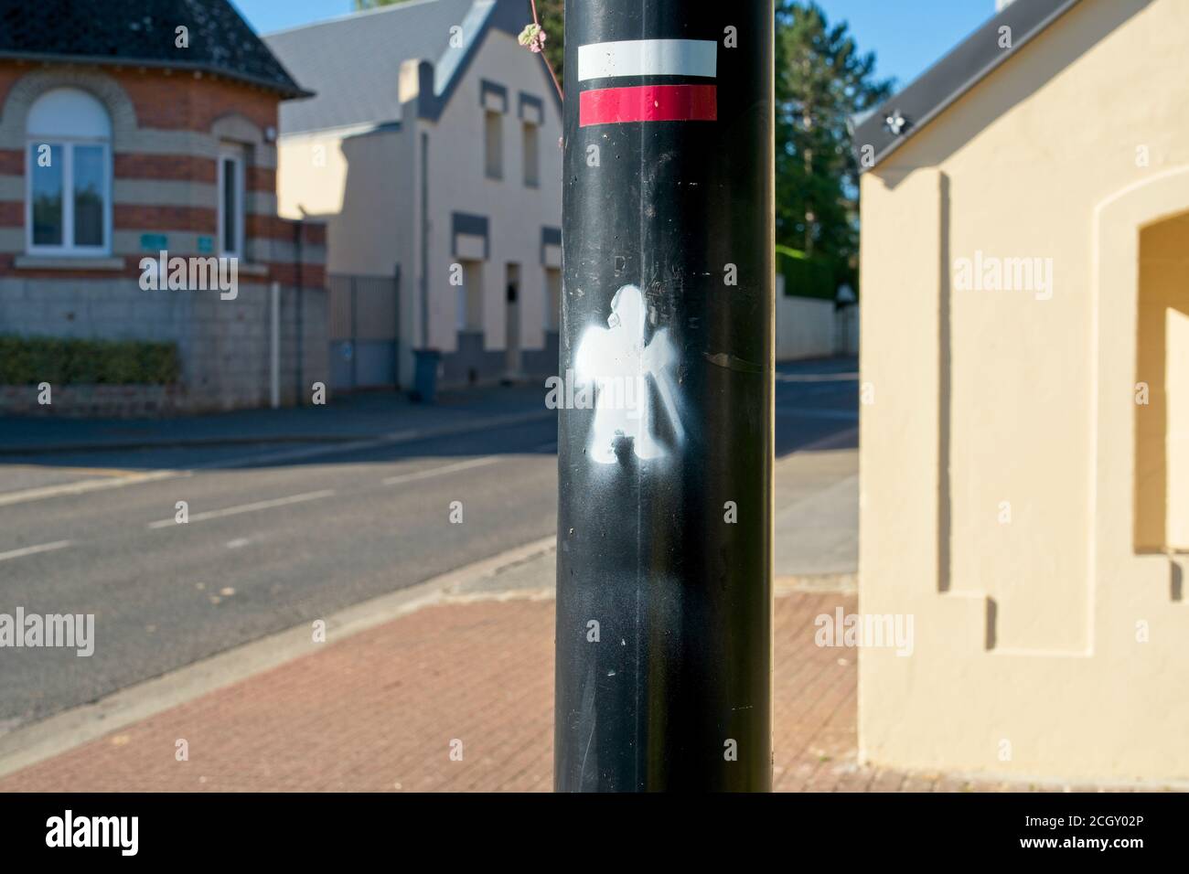 Seraucourt-Le-Grand Frankreich - 30. Juli 2020 - Markierung für Pilgerfahrt Der Via Francigena Stockfoto