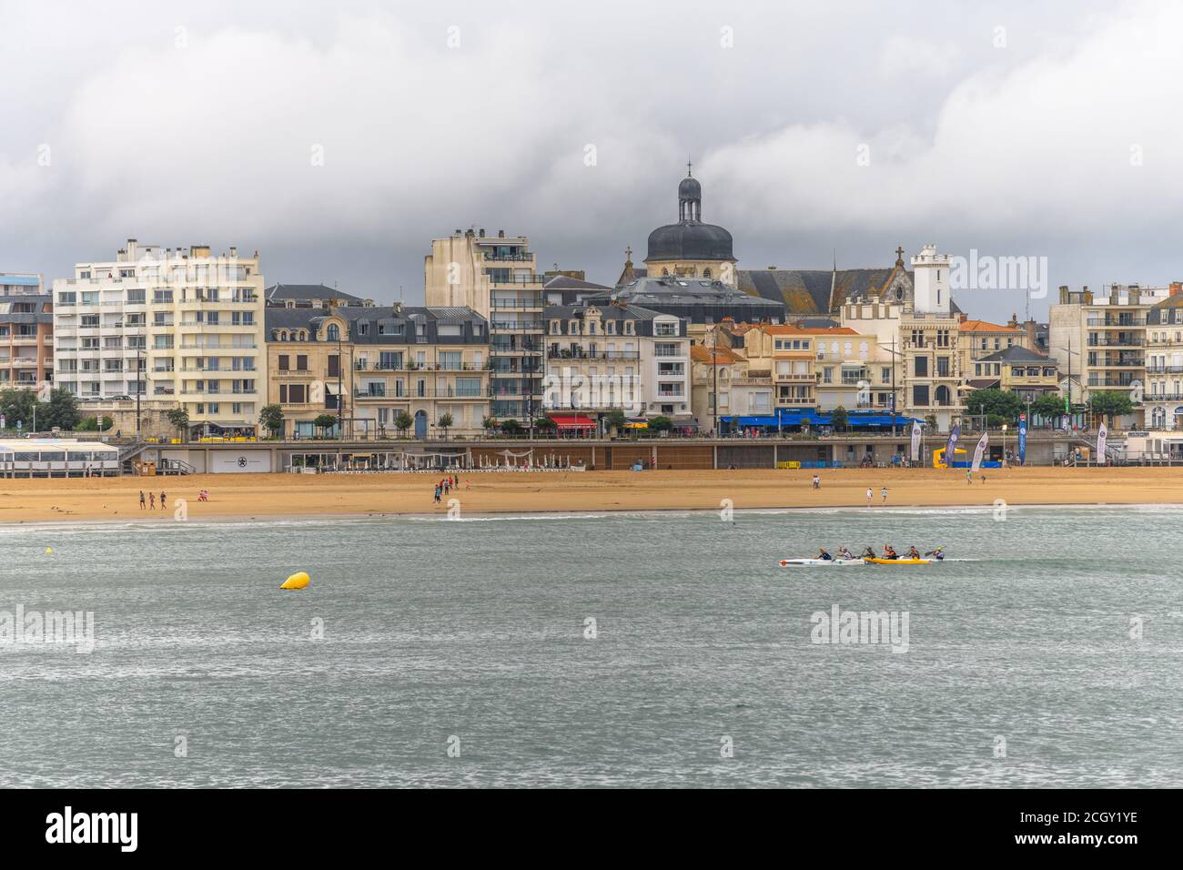 Sables d'Olonne an der atlantikküste in Frankreich an Sommertagen. Stockfoto