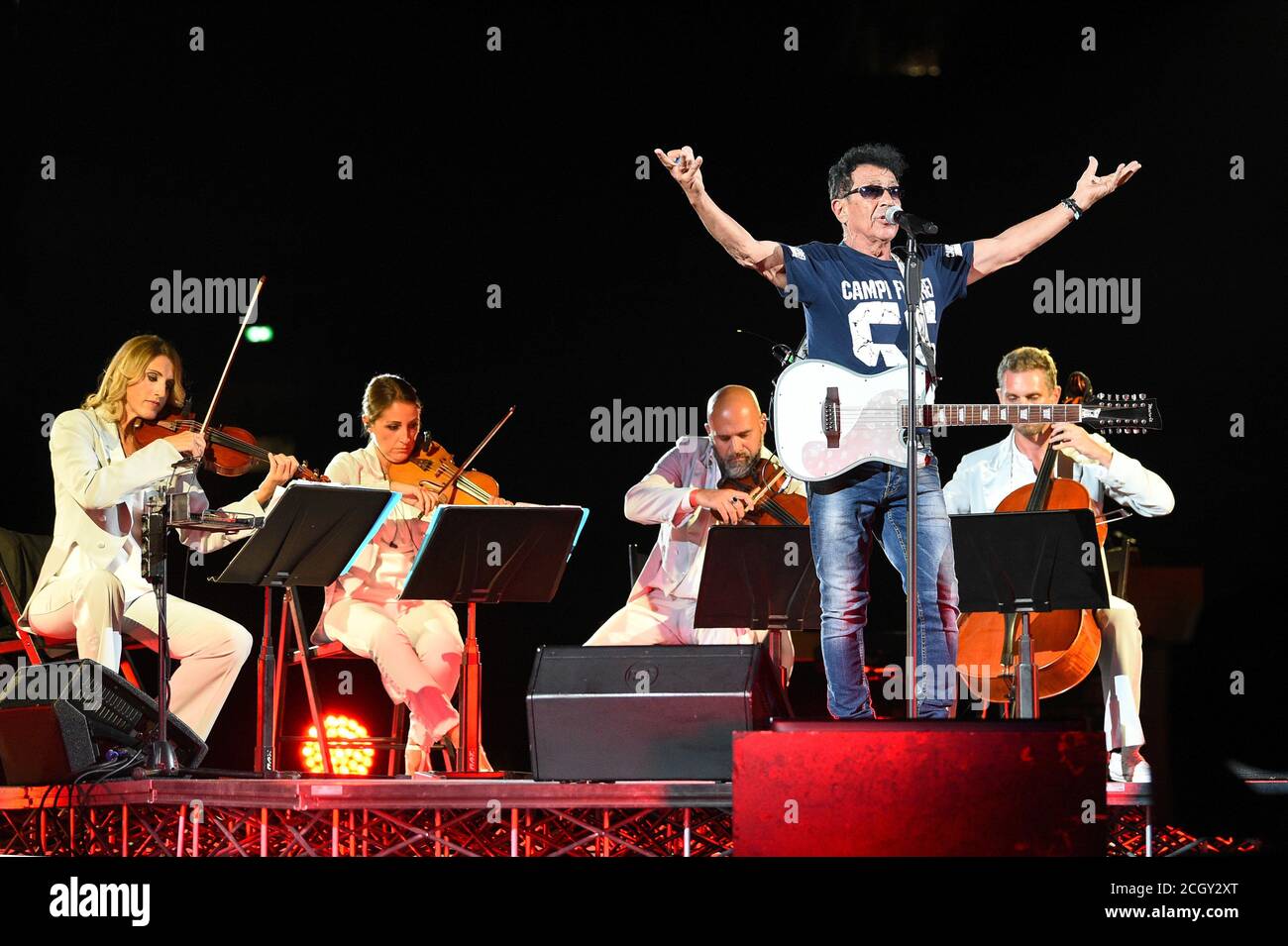 Edoardo Bennato e il quartetto d'archi während Edoardo Bennato - Beauty Festival, Musical, Verona, Italien, 12 Sep 2020 Stockfoto