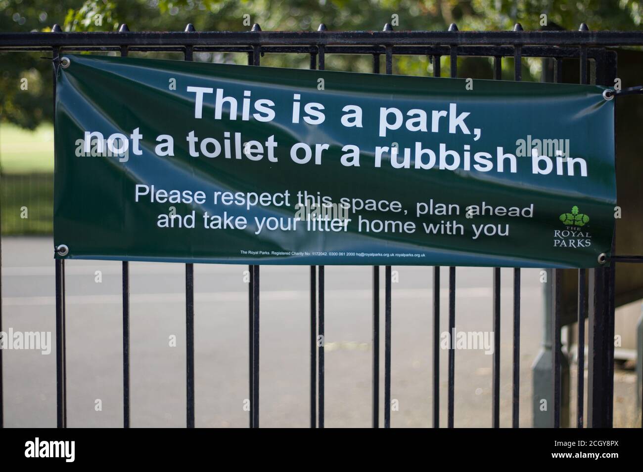 12. September 2020 - London, England: Warnung vor Müll und Toilette in Royal Parks Stockfoto