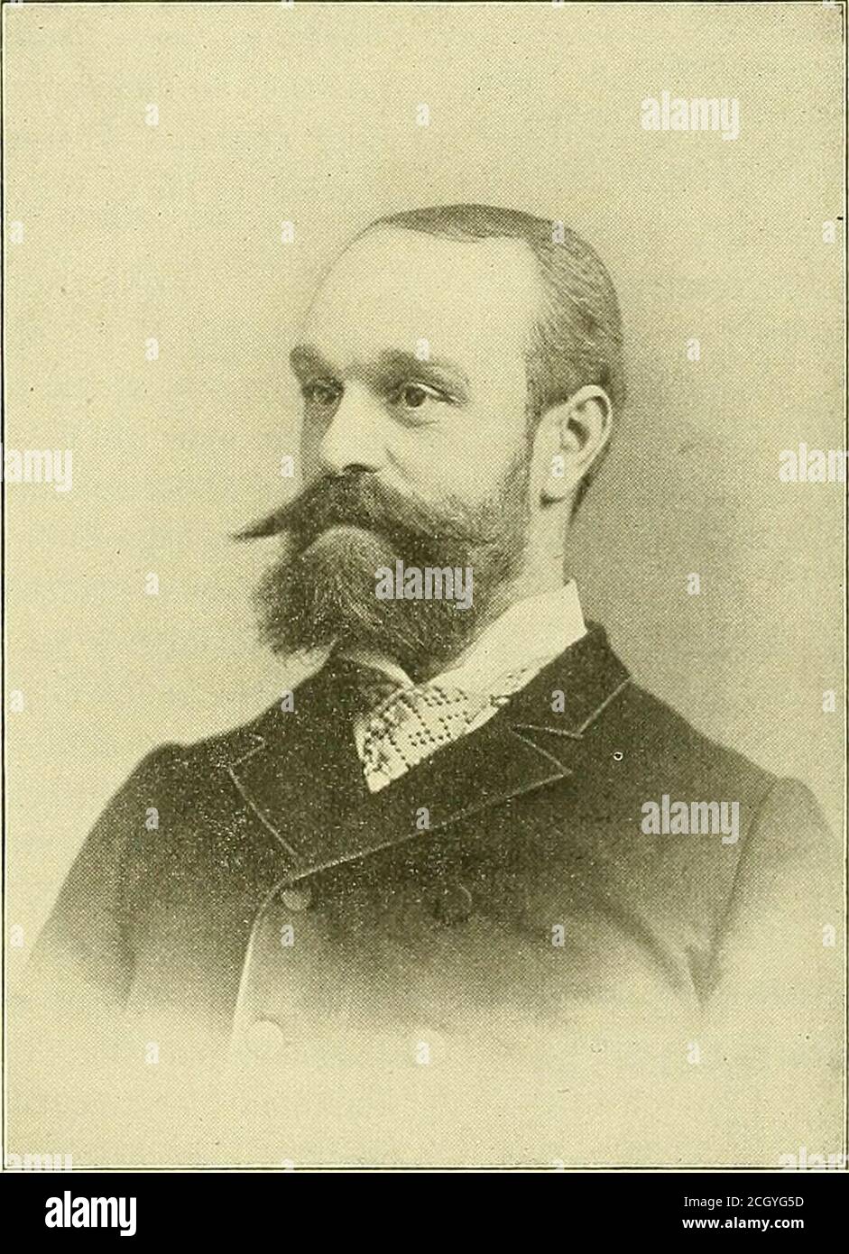 . Electric Railway gazette . konstruierte ihre Dampfeisenbahnen viel wie Americahat ihre elektrischen Linien gebaut, und das Ergebnis ist in vielerlei Hinsicht weit von ad-vantageous, wegen der Elimites auf Verlängerung j H durch die primitive Bau-tion geeignet für die früheren Rollmaterial gesetzt. Amerika hatte den Vorteil einer umfassenderen Erfahrung auf unsere Kosten, und es sieht so aus, als ob jetzt eine Art Gegenseitigkeit eingerichtet werden würde. Wir können auf dem Papier als ein Hinweis auf die atti-tude der liberaleren Art der Dampflokomotive mentoward die neuere Form der Traktion. Die Manchesterfirma von Beyer, Peacock & Co., Stockfoto