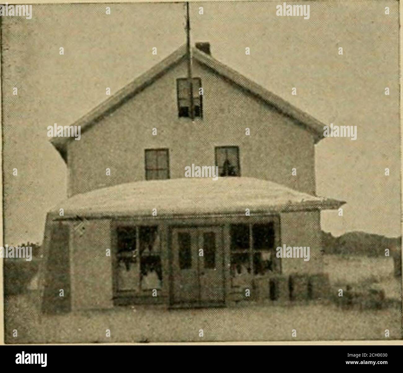 . Im Kiefernwald; ein Handbuch für Sportler und Camper in den großen Maine Wäldern. Sportler warten, bis Sie in Patten sind, um Ihren Camping: SUP-Schichten zu kaufen. Kopfbedeckung, Kleidung und Schuhe, die getragen werden, auch R.ro-ceries. Camp Utensilien, Munition, Waffen, etc. Führer, Kanus, Zelte, etc., können zur Verfügung gestellt werden. G. T. MERRILL, Patten, Me. PflTTElsH ^ 1 5H555H5H5S5HSS5Z5E5E15HSZ5;SH5H5BSZ5ZSid Ich mache ein Geschäft der Bereitstellung von Teams und Schleppen Parteien in diesem Abschnitt. Kostenlos fürsecuriiig Sie einen Führer. HERBERT BROWN, - - Patten, Me. H. O. SPENCER, Caribou, Me. HÄNDLER FÜR DIAMANTEN, UHREN, UHREN, SCHMUCK, Stockfoto