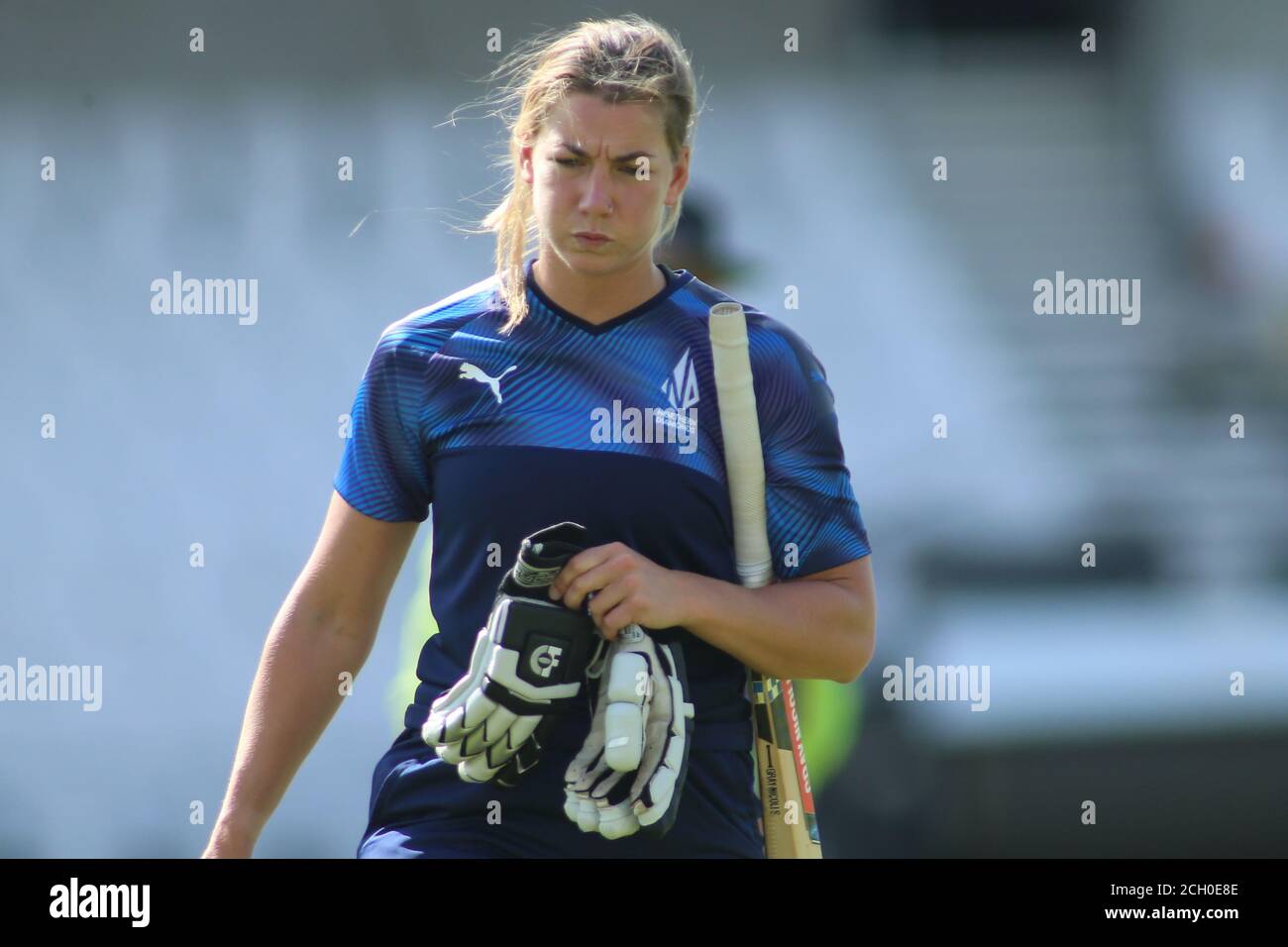 Emerald Headingley Stadium, Leeds, West Yorkshire, 13. September 2020. Rachael Heyhoe Flint Trophy 2020 - Northern Diamonds vs Central Sparks Ami Campbell of Northern Diamonds verlässt das Feld, nachdem er ausgebowelt wurde. Kredit: Touchlinepics/Alamy Live Nachrichten Stockfoto