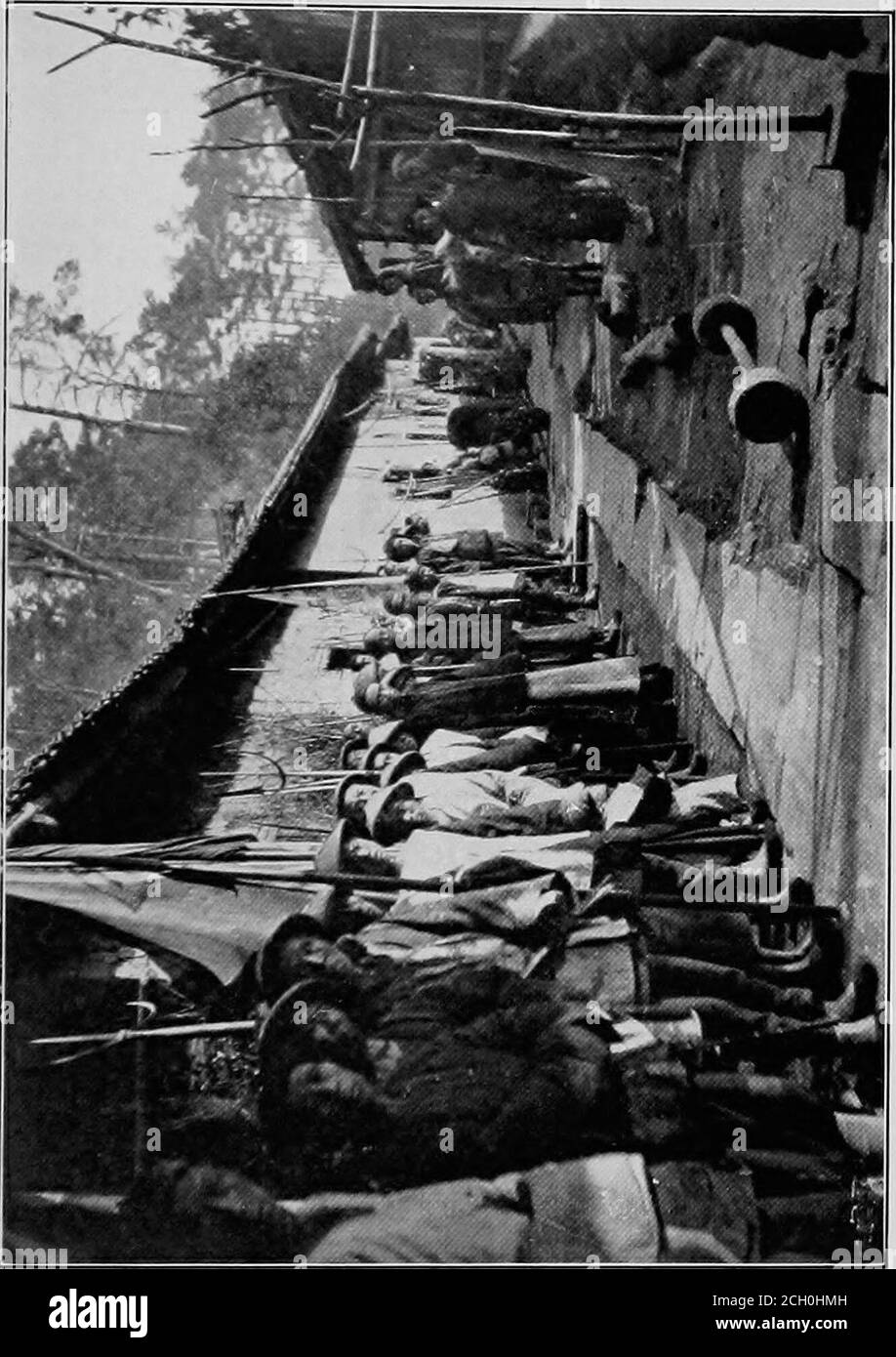 . Ein amerikanischer Ingenieur in China. Überhaupt erreichbar, so dass ich für fünf HundertMeilen der erste Ausländer war, den ich je gesehen habe. 1 und er war in der Lage, unter dem Volk zu wohnen unter allen Verhältnissen in dem amtmann yamen, in Tempeln, in den Gasthäusern, Oder in gewöhnlichen Privathäusern, zu inspizieren. CIII c 3 48 ein amerikanischer Ingenieur in China und studieren in Nahbereich Chinesen, die absolut und völlig unberührt von ausländischen oderaussen Einflüsse waren. Meine Erfahrung mit dem Peo-ple erstreckte sich daher von den ärmsten Bauern über alle Gesellschaftsschichten bis zu den tatsächlichen Thronnachbarn und meinem Obser Stockfoto