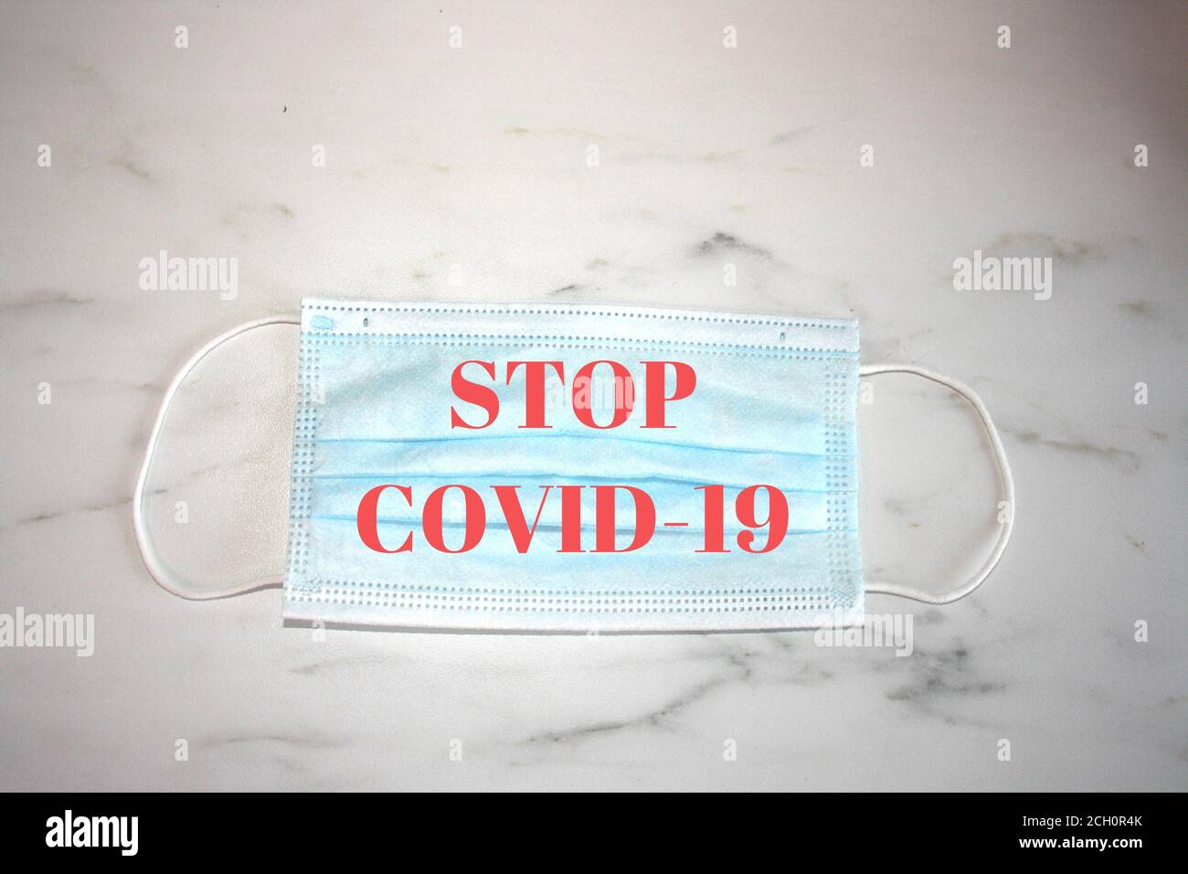 Haltestelle covid-19. Nach der COVID-19-Ära und Benachrichtigung des Patienten. Stockfoto