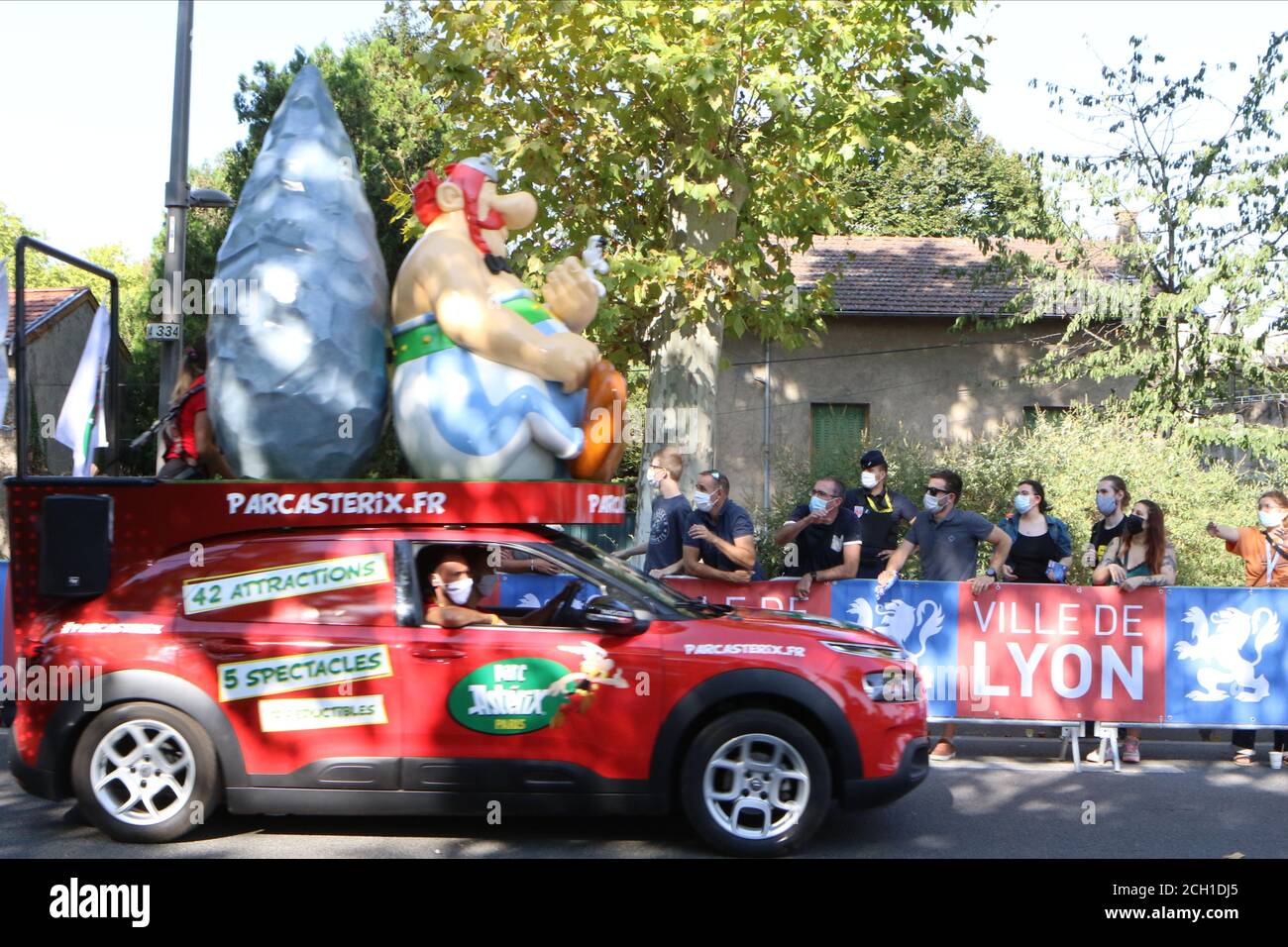 TOUR DE, Frankreich. , . Lyon, Frankreich. Parc Asterix Caravan (Foto von Pierre Teyssot/ESPA-Images) Kredit: Europäische Sport Fotoagentur/Alamy Live Nachrichten Stockfoto