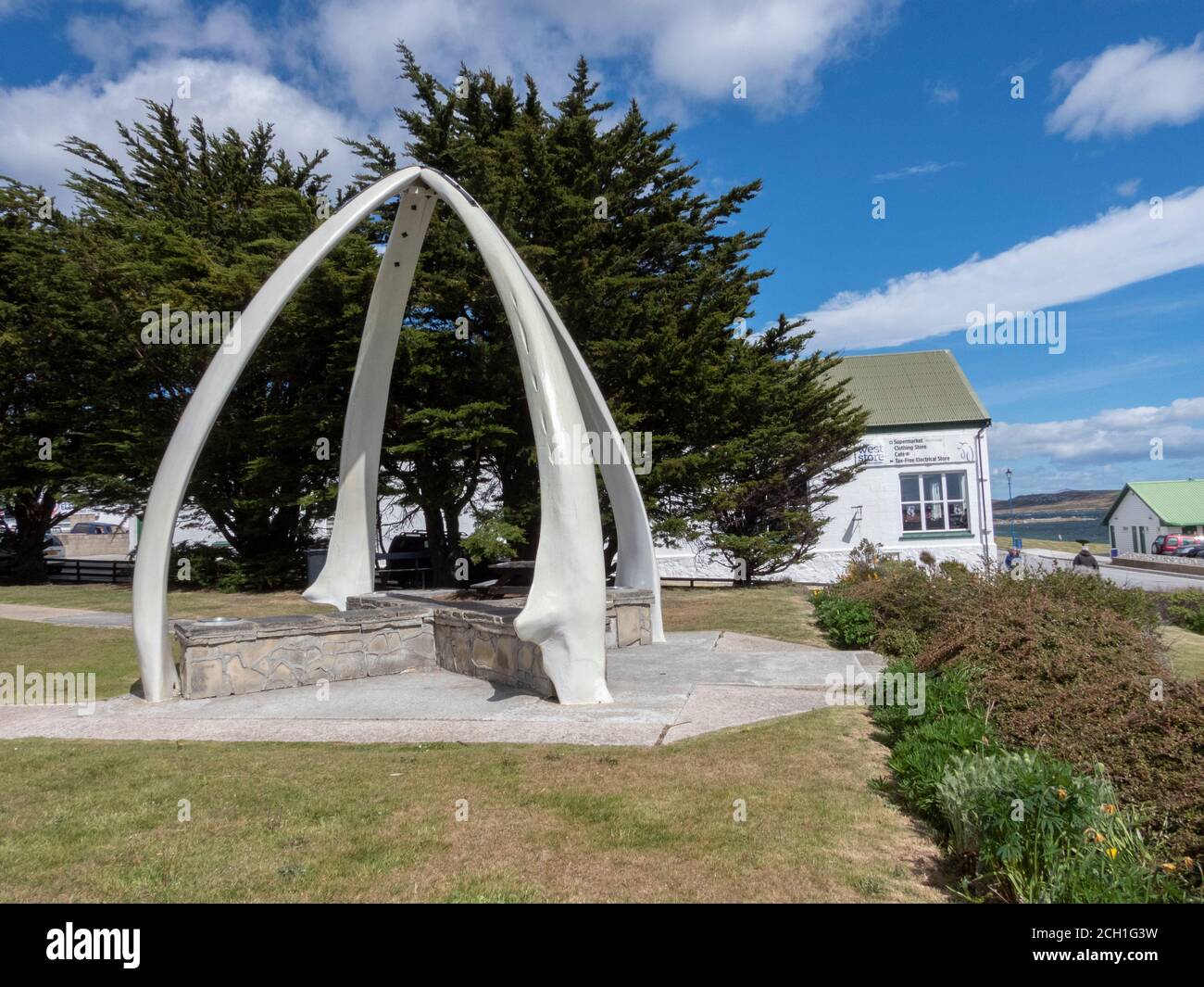 British Overseas Territory, Falkland Islands, Stanley. Whalebone Arch, um 1933, aus den Kieferknochen zweier Blauwale. Stockfoto