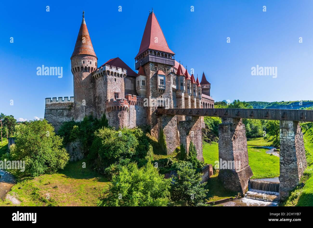 Hunedoara, Rumänien. Schönes Panorama der Corvin Burg (Hunyad Schloss), Hunedoara, Siebenbürgen, Rumänien, Europa. Stockfoto