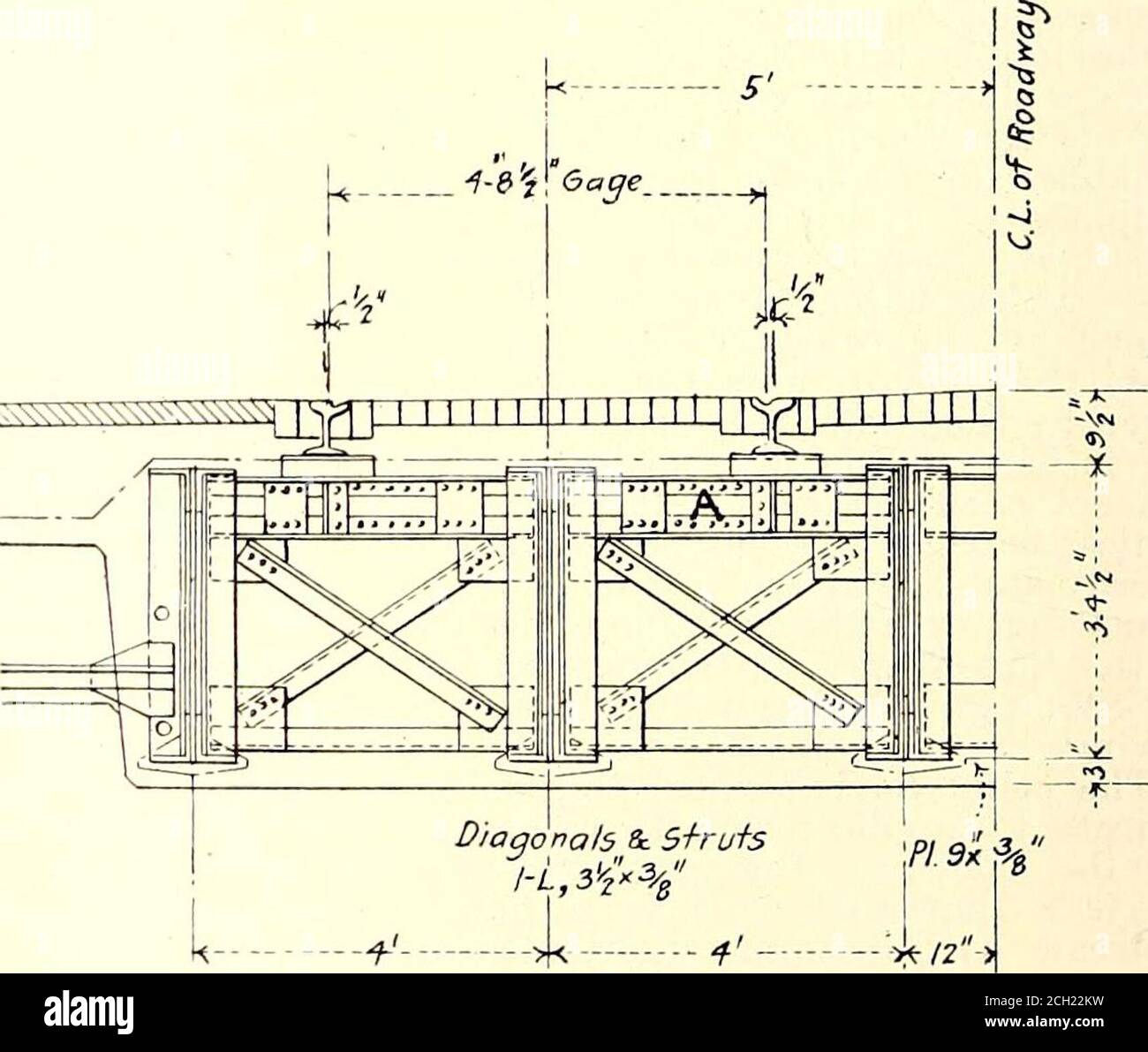 . Elektrische Eisenbahn Journal . bevor Kurzschluss auf einer dieser parallelen Linien auftreten, sagen wir bei S, es wäre natürlich aus beiden Richtungen zugeführt werden. Der Strom, der durch das Rückstromrelais X durchläuft, würde den Stromkreis an diesem Punkt öffnen, und somit würde die otherparallel Leitung von der Wirkung der gehorteten Leitung entlastet werden, und die Leistung auf dem ersteren würde nicht unterbrochen. Ohne die Verwendung der Reverse-Power-Neulays würde der Leistungsschalter bei y wahrscheinlich ausgelöst werden, und somit würden beide parallelen Zuführungen abgeschaltet und die Leistung über diesen Punkt hinaus würde unterbrochen werden. Lichtbogenschweißen Schienen zu einer Brückenbohrschnur Stockfoto