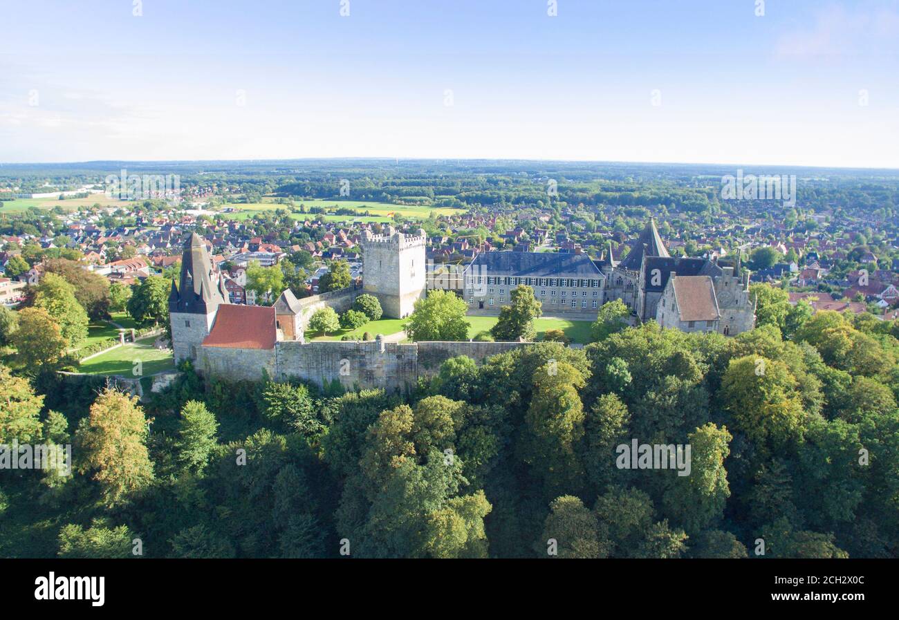 Luftaufnahme auf das Schloss Bad Bentheim. Die größte Burg in Nord-Gemany Stockfoto