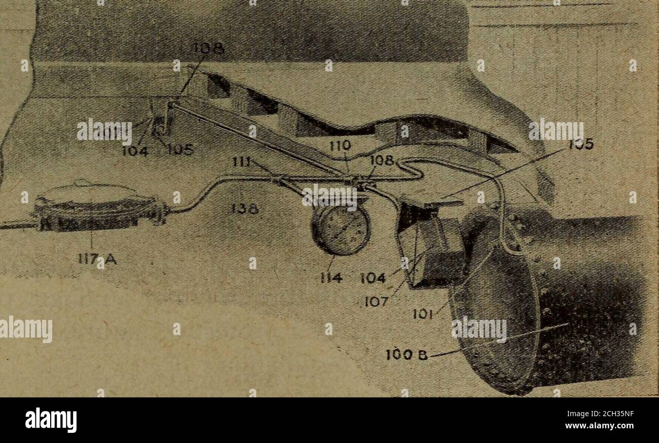 . Betrieb von Zügen und Bahnhofsarbeiten und Telegrafie . ABB. ABSCHNITTE VON AUTOS, DIE AUSRÜSTUNG ZEIGEN. 101 – Stehventil. 101 – Füllventil 105 – Halterung Des Füllventils. 107 – Ventildeckel Einfüllen. 108 – 14 Flanschanschluss-(H.P.) 110 – 14 Stahlkreuz. Ill: T-Shirt Aus Stahl 14 114 – Messgerät für Auto. 117 – EIN Regelventil. 138 – 14 Extra Starkes Rohr. DAS ELEKTRISCHE AUTO BELEUCHTUNG SYSTEM. Die elektrische Beleuchtung von Autos durch das Bliss-System besteht im Wesentlichen aus folgenden* Apparaten: – i. Eine Dynamo elektrische Maschine oder Generator, montedupon der LKW-Rahmen und so angeordnet, dass seine Armatur wird durch eine mechanische Verbindung gedreht Stockfoto