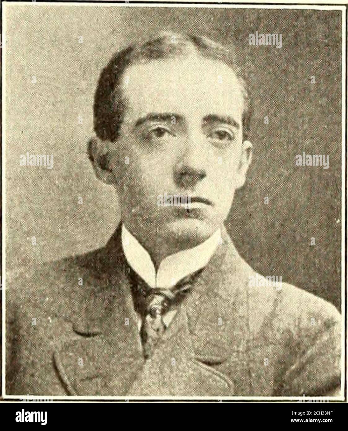 . Elektrische Eisenbahn Zeitschrift. Später die Lorain Steel Com-pany. Vier Jahre später, oder 1894, wurde er mit dem Ex-Bürgermeister Johnson von Cleveland und seinem Bruder AlbertL verbunden. Johnson in der Konstruktion und Op ration der NassauRailroad, Brooklyn, N. Y., und in [899 trat der Mitarbeiter der St. Louis (Mo.) Transit Company unter Herrn J. J. Coleman, General Manager des Unternehmens. Im Jahr 1900 wurde Herr Donecker mit Col. Giles S. Allison von derSecurity Register Company verbunden. St. Louis, M.O., mit denen bis 1906, als er in den Einsatz von Ford, Bacon & Davis, New York, N. Y., wo Stockfoto