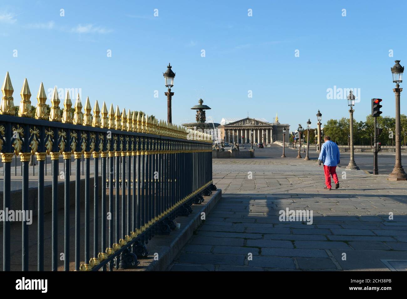 Paris, Frankreich. September 13 2020. Historisches Denkmal. Berühmter Place de la Concorde im Zentrum der Stadt. Politisches Gebäude der Nationalversammlung Stockfoto