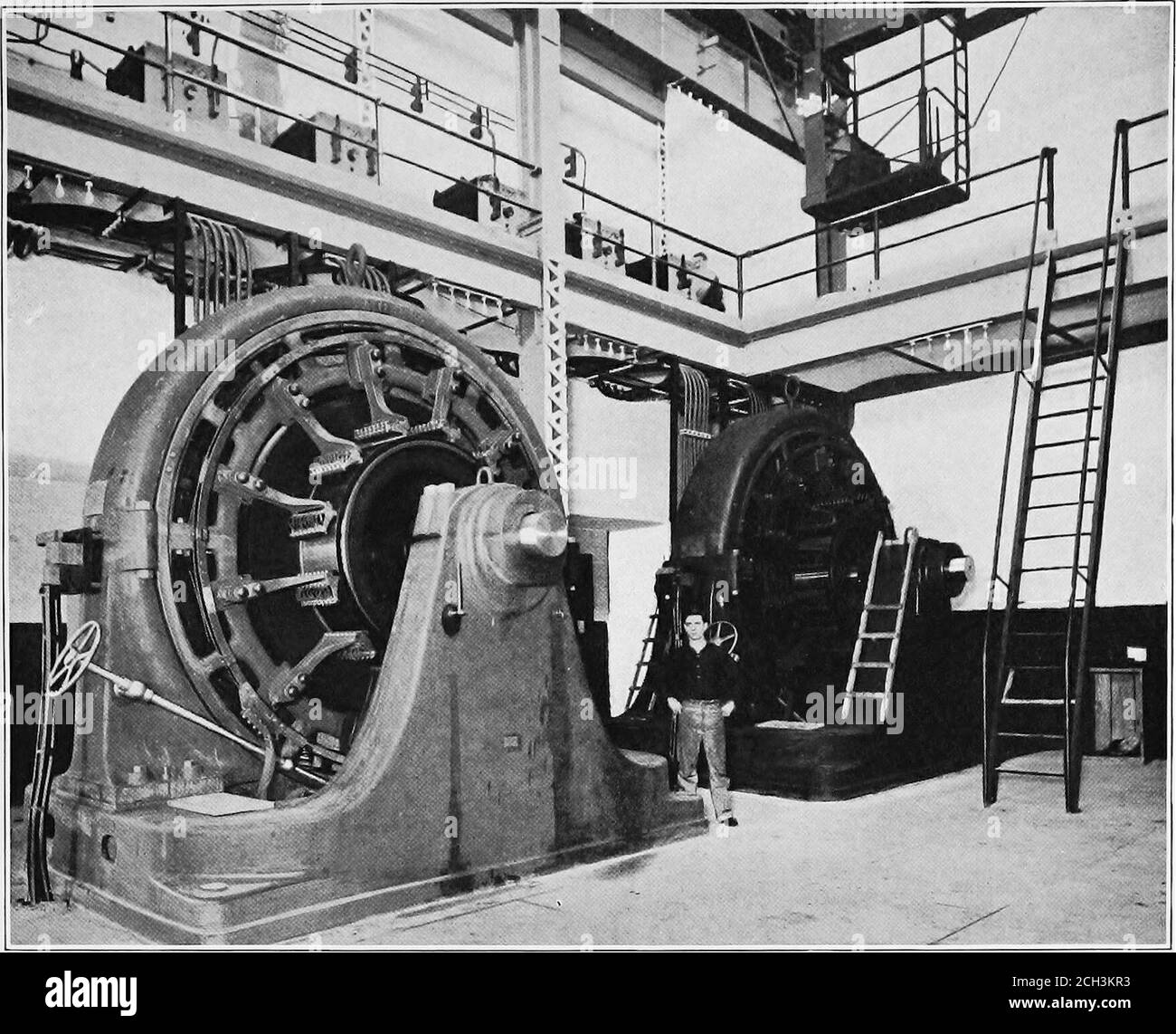 . Straßen- und Elektrobahnen, 1902 .. . Countants Association. Es macht aber wenig Abweigerung, welche Einheit als Grundlage des Vergleichs solong verwendet wird, da der Zweck einfach ist, zu zeigen, ob die Einkommen oder die Ausgaben proportional über oder über denen einer ähnlichen Periode auf dem gleichen System liegen; Aber Tomake einen Vergleich mit einem anderen System, das eine andere Geschwindigkeit Zeitplan hat, Länge des Tagesbetriebs, Größe der Autos, und verschiedene physikalische Bedingungen des Betriebs, ist es wichtig, dass die Einheit sollte eine vergleichbare und die wichtigste Tatsache, die Unternehmen wollen, um die Betriebskosten zu vergleichen. Th Stockfoto