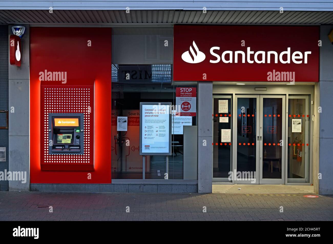 Santander Bank in der High Street in Wickford, Essex. VEREINIGTES KÖNIGREICH. Die Bank ist nun geschlossen (2021). Stockfoto