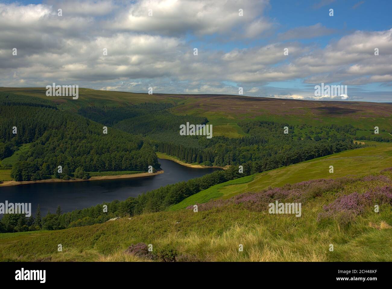 Englische Berglandschaft mit einem See Stockfoto