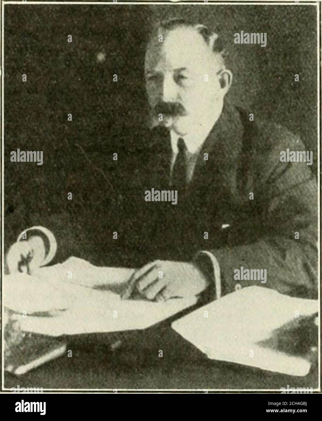 . Eisenbahn- und Lokomotivtechnik: Eine praktische Zeitschrift der Eisenbahn-Triebkraft und des rollenden Stoffes. Rley ist AP-pointed Meistermechaniker der Gelben-Stein-Abteilung des Nordpazifiks gewesen, mit Büro in Glendive, Month., Nachfolger Herr E. D. Johnson, übertragen. Herr John T). Kendrick. Früher mastermachanic der Buffalo, Rochester &•Pittsburgh in Punxatawncy. Pa., wurde auf eine ähnliche Position auf der gleichen Straße, mit Büro in Du Bois, Pa. Herr Paul A. Platz wurde zum Leiter der Werbeabteilung der Cleveland, Cincinnati, Chicago & St. Louis und Cincinna Stockfoto