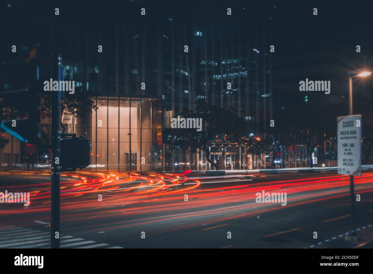 Makati City bei Nacht Stockfoto