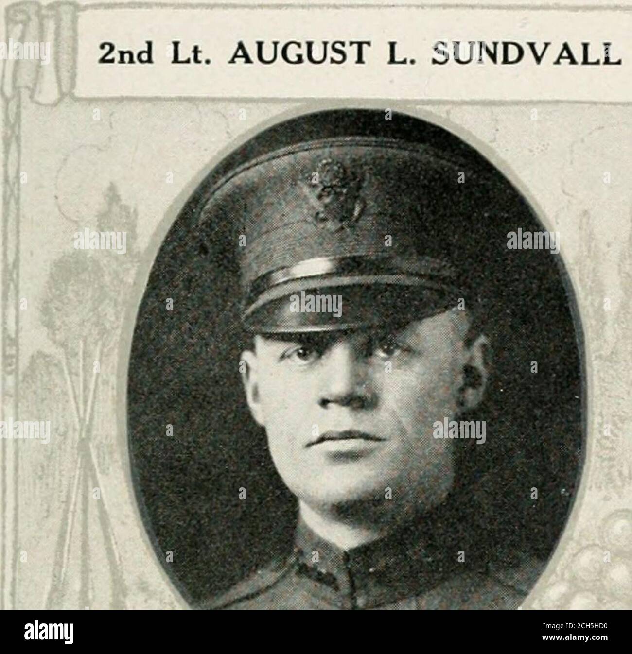 . Die Geschichte und Errungenschaften der Fort Scheridan Offiziersausbildungslager . GEBOREN 21. SEPTEMBER 1887DIED 6. AUGUST 1918 DIE ROLLE OP EHRE 155 SECOND LIEUTENANT AUGUST LEO SUNDVALL 43. Company, 5. Marines, zweite Division. Gestorben am 20. April 1918, von Wunden, die am 19. April 1918 in Aktion erhalten wurden. TVF GEBOREN 10. AUGUST 1889DIED 20. APRIL 1918 Leutnant Sundvall wurde am 10. August 1889 in Lake-Land, Minn., geboren. Hew^als in den öffentlichen Schulen von NewRichmond, Wis., und nach Abschluss der Highschool eingegeben Bethel Academy, St. Paul, wo er studierte für zwei Jahre, er Grad-uted von Franklin Co. Stockfoto