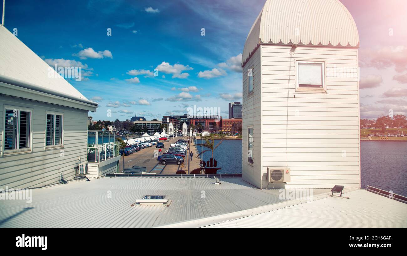 GEELONG, AUSTRALIEN - 8. SEPTEMBER 2018: Geelong Pier an einem schönen sonnigen Tag. Stockfoto