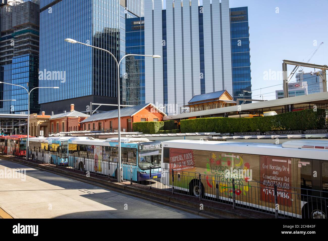 Sydney Busse und Bus Interchange Station in Parramatta City Centre, Western Sydney, Australien Stockfoto