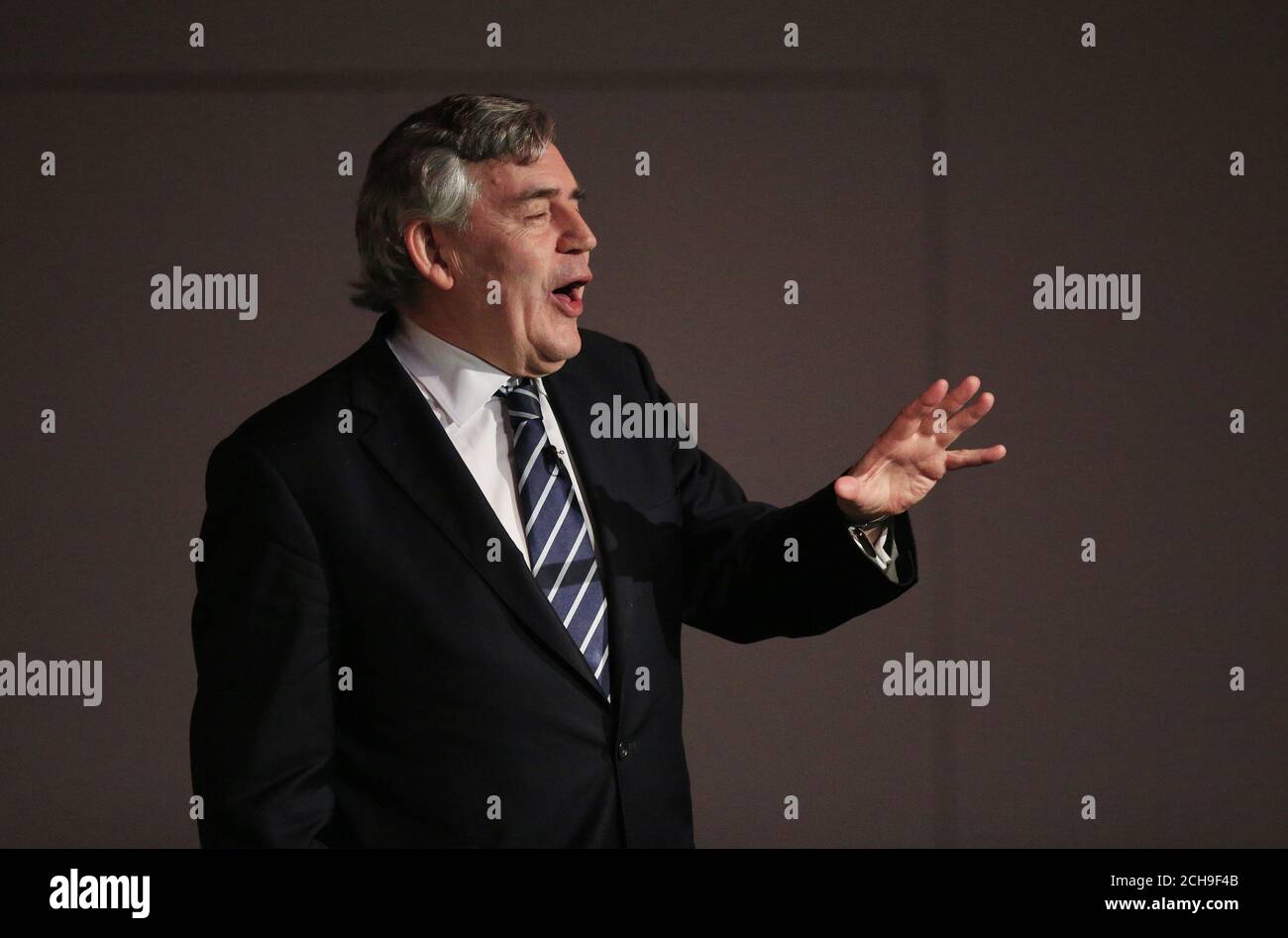 Der ehemalige Premierminister Gordon Brown sprach bei der Sommerkonferenz der Fabian Society im TUC Congress Center in Zentral-London, wo er sagte, dass Mütter für Großbritannien stimmen sollten, um der Zukunft ihrer Kinder willen in der Europäischen Union zu bleiben. Stockfoto