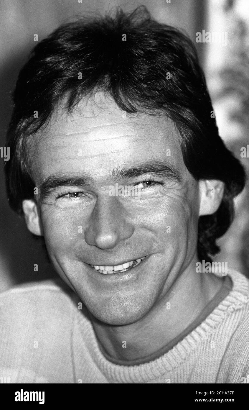 Der ehemalige britische Motorradfahrer Barry Sheene, der kürzlich seine langjährige Freundin Stephanie McLean geheiratet hat. Stockfoto