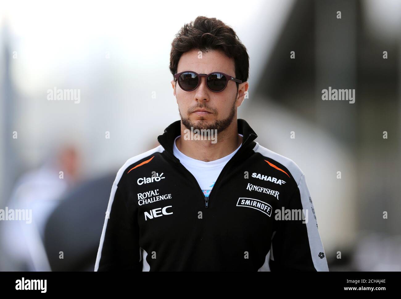 Zwingen Sie den Inder Sergio Perez beim Trainingstag für den Großen Preis von Großbritannien 2016 auf dem Silverstone Circuit, Towcester. DRÜCKEN SIE VERBANDSFOTO. Bilddatum: Freitag, 8. Juli 2016. Siehe PA Story AUTO British. Bildnachweis sollte lauten: David Davies/PA Wire. Stockfoto