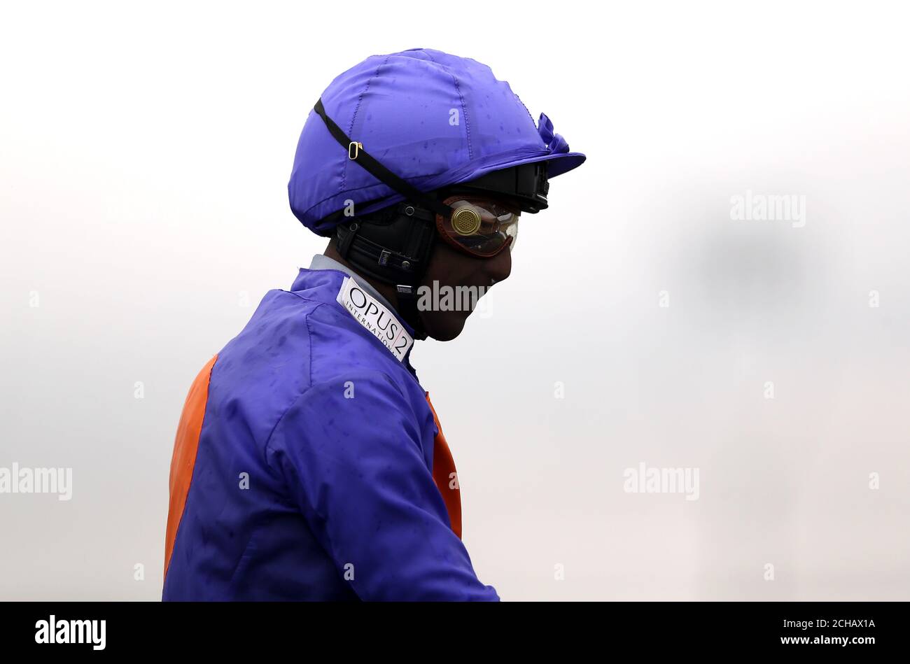 Frankie Dettori vor dem Folgen Sie Betfred auf Twitter John Porter Stakes während des Dubai Duty Free Spring Samstags auf der Chelmsford City Racecourse. Stockfoto
