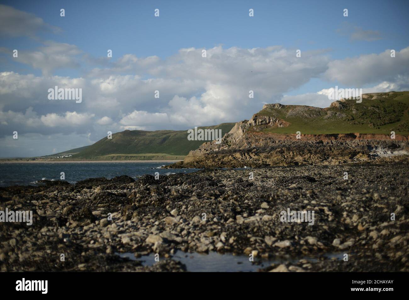 Ein Blick auf die Küste von Rhossili in Swansea, Wales. DRÜCKEN Sie VERBANDSFOTO. Bilddatum: Mittwoch, 13. Juli 2016. Bildnachweis sollte lauten: Yui Mok/PA Wire Stockfoto