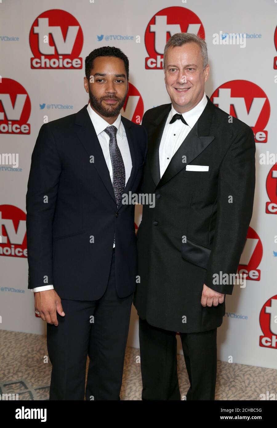 Samuel Anderson und Stephen Tompkinson bei der Ankunft für die TV Choice Awards 2016 im Dorchester Hotel, Park Lane, London. DRÜCKEN Sie VERBANDSFOTO. Bilddatum: Montag, 5. September 2016. Siehe PA Geschichte SHOWBIZ TVChoice. Bildnachweis sollte lauten: Daniel Leal-Olivas/PA Wire Stockfoto