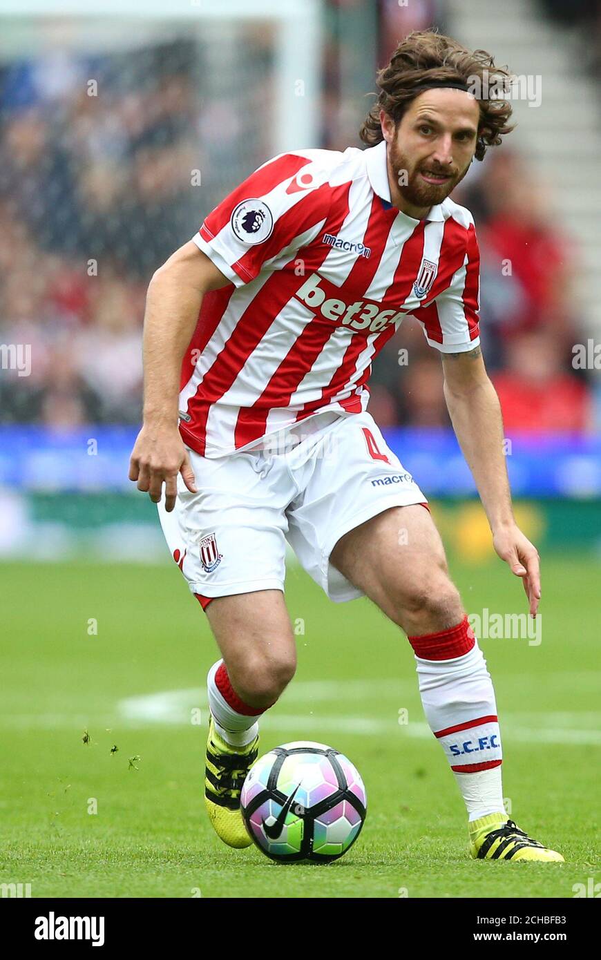 Joe Allen von Stoke City während des Premier League-Spiels im Bet 365 Stadium, Stoke-on-Trent. Stockfoto