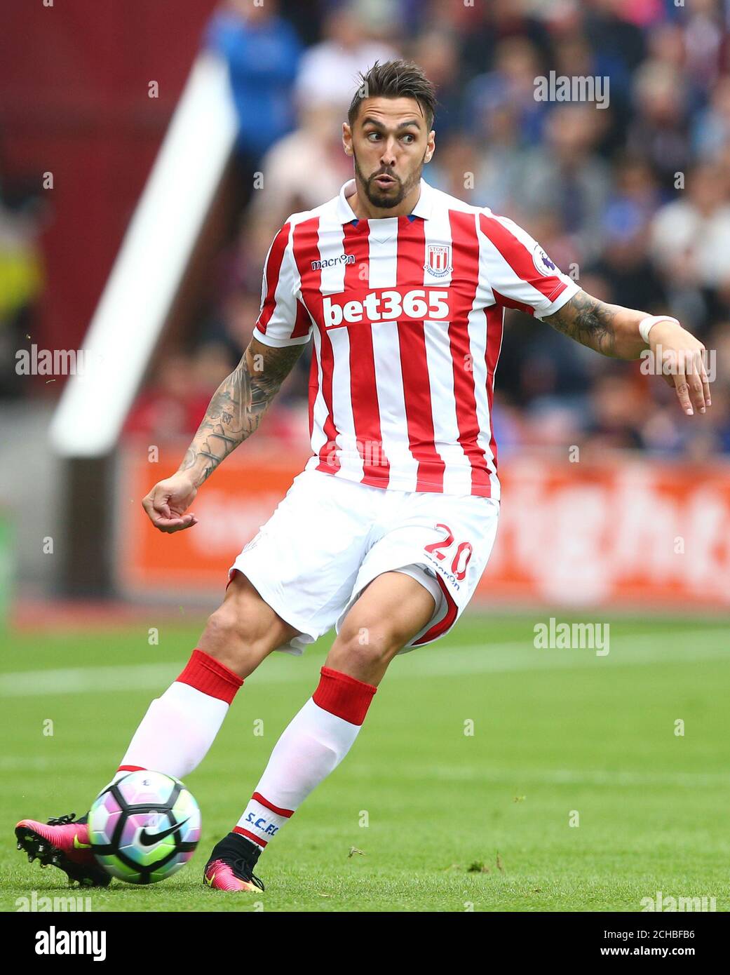 Geoff Cameron von Stoke City während des Premier League-Spiels im Bet 365 Stadium, Stoke-on-Trent. Stockfoto