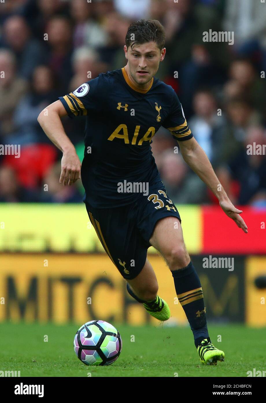 Ben Davies von Tottenham Hotspur während des Premier League-Spiels im Bet 365 Stadium, Stoke-on-Trent. Stockfoto
