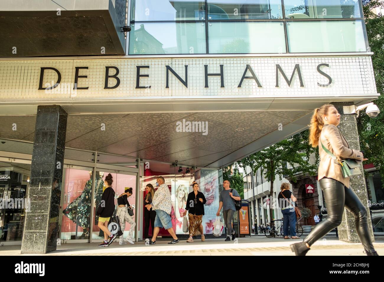 London - September 2020: Debenhams-Laden in der Oxford Street, einem britischen Kaufhaus in der High Street Stockfoto