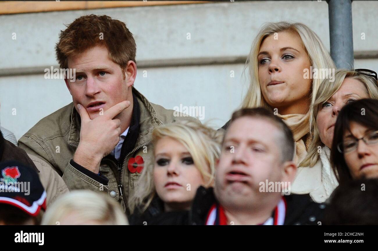 Prinz Harry und Chelsy Davy beim England gegen Australien Rugby Union Spiel in Twickenham, London.07/11/2009 PHOTO CREDIT : © MARK PAIN / ALAMY Stockfoto