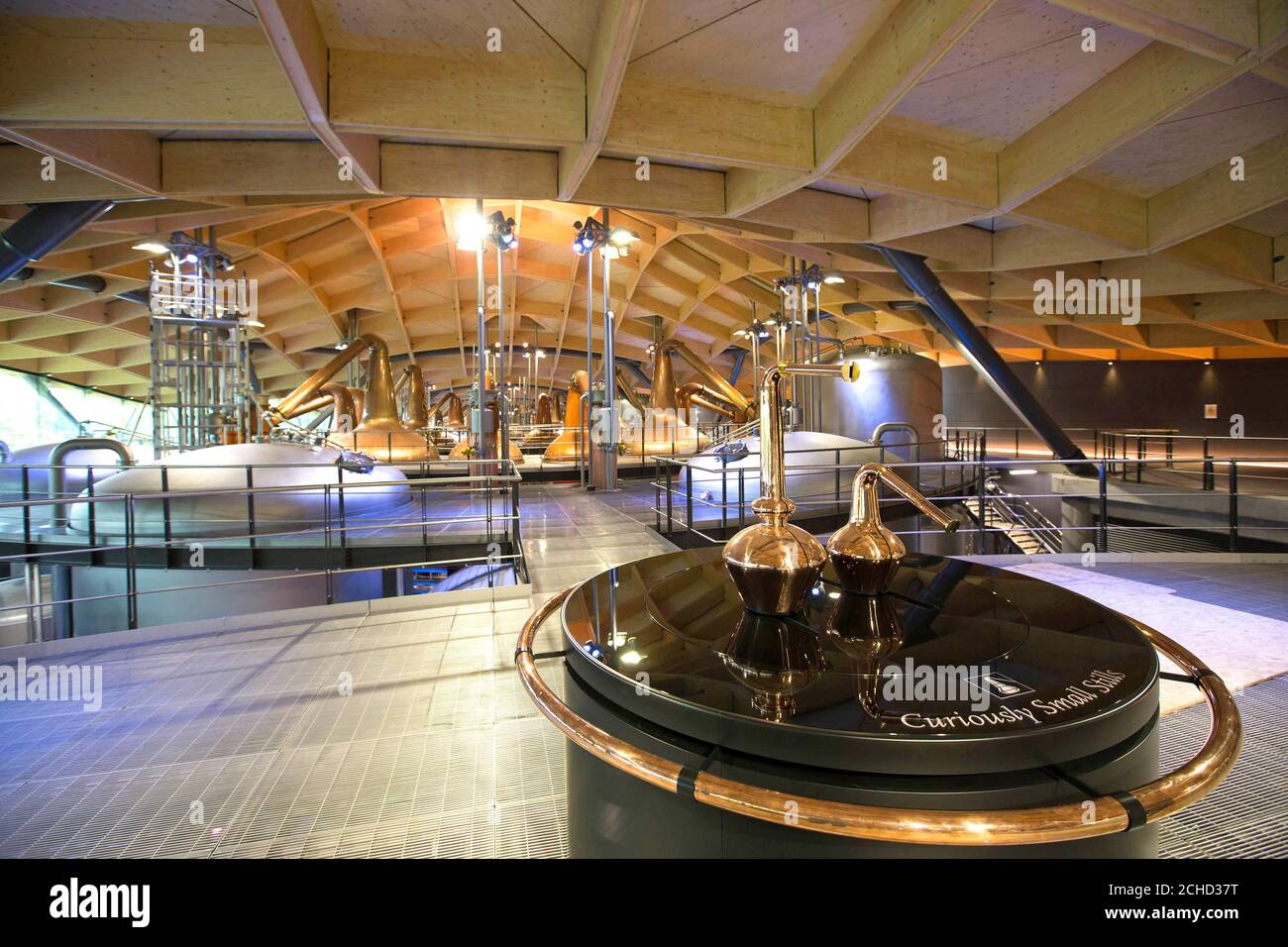 REDAKTIONELLE VERWENDUNG NUR EINE allgemeine Ansicht der Macallan Distillery, die nach einer Multi-Millionen-Pfund-Entwicklung beginnen wird, den weltberühmten Whisky zu schaffen, sowie als Besucherzentrum neben Easter Elchies House in Aberdeenshire, Schottland zu funktionieren. Stockfoto