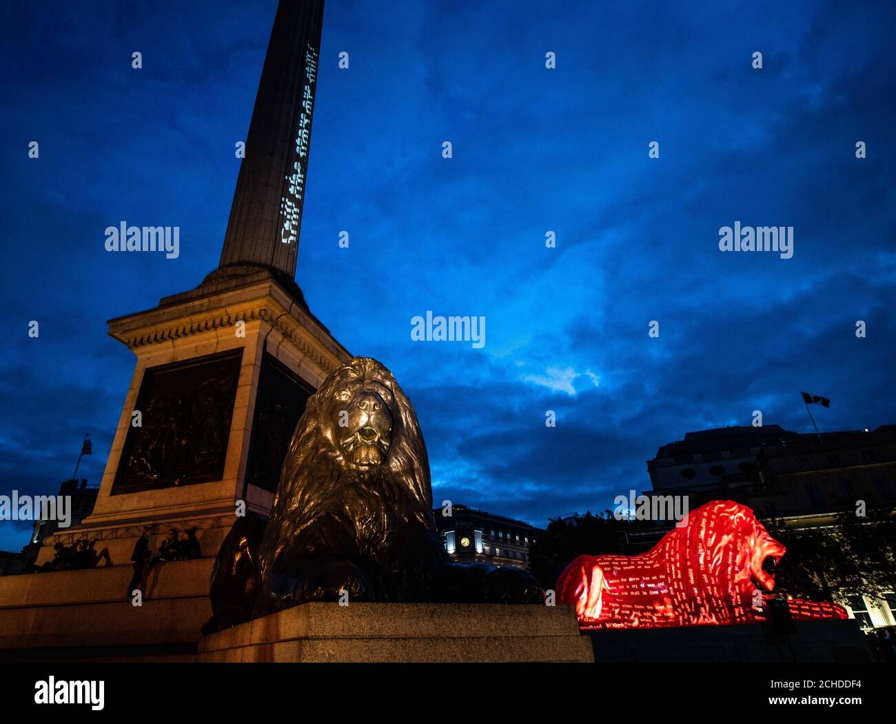 NUR FÜR REDAKTIONELLE VERWENDUNG Please Feed The Lions von Es Devlin, das von Google Arts & Culture unterstützt wurde, wird im Rahmen des London Design Festivals, das bis zum 23. September 2018 quer durch die Hauptstadt verläuft, am Trafalgar Square ausgestellt. Stockfoto