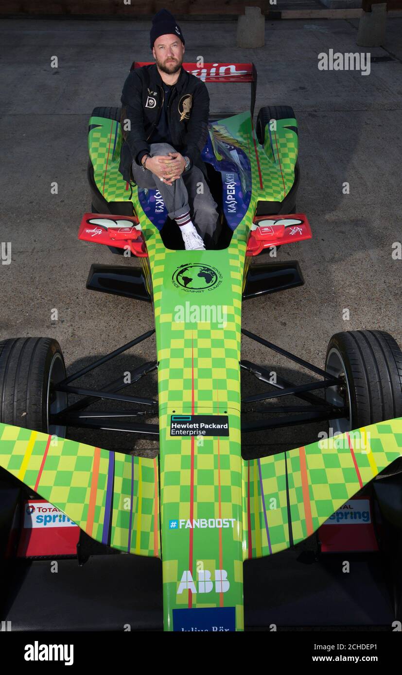 NUR FÜR REDAKTIONELLE ZWECKE Kaspersky Lab und Dean Stockton, besser bekannt unter seinem Pseudonym D*Face, enthüllen das erste Formel-E-Kunstauto überhaupt in East London. Stockfoto