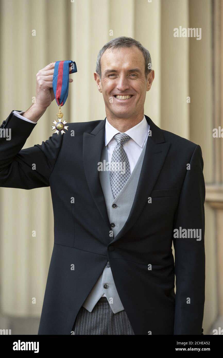 Sir Robert Wainwright nach einer Investiturzeremonie im Buckingham Palace, London, nach der Verleihung der Ehrenritterschaft für polizeiliche und sicherheitspolitische Verdienste. Stockfoto