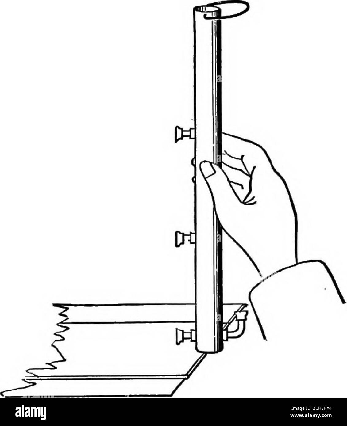 . Induktive elementare physikalische Wissenschaft mit preiswerten Geräten, und ohne Laborgeräte . Exsp. 9. Hatte ein Fass voller Murmeln, feiner Schuss oder von feinem, trockenem Sand, und Sie langweilen ein großes Holenear den Boden, was passieren würde ? Wenn feiner, trockener Sand bequem ist, mit einem Finger über dem unteren Loch, füllen Sie Ihren AP-paratus, dann entfernen Sie den Finger, und sehen Sie, wie sticht der Strom von Sand ähnelt einem von Wasser.8. Wann wirken feste Substanzen sehr muchlike Flüssigkeiten? 9. Was ist der Unterschied zwischen einem festen und einer Flüssigkeit ? Exsp. 9. Die Jet-Tubes verschließen, den AP-Paratus mit Wasser füllen, über der Pfanne halten Stockfoto