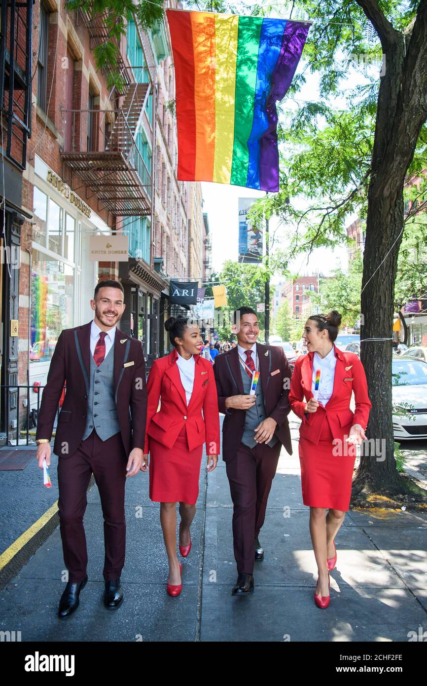 Die Kabinencrew des Virgin Pride Flight besucht New York Pride im Chelsea Village, New York. Stockfoto