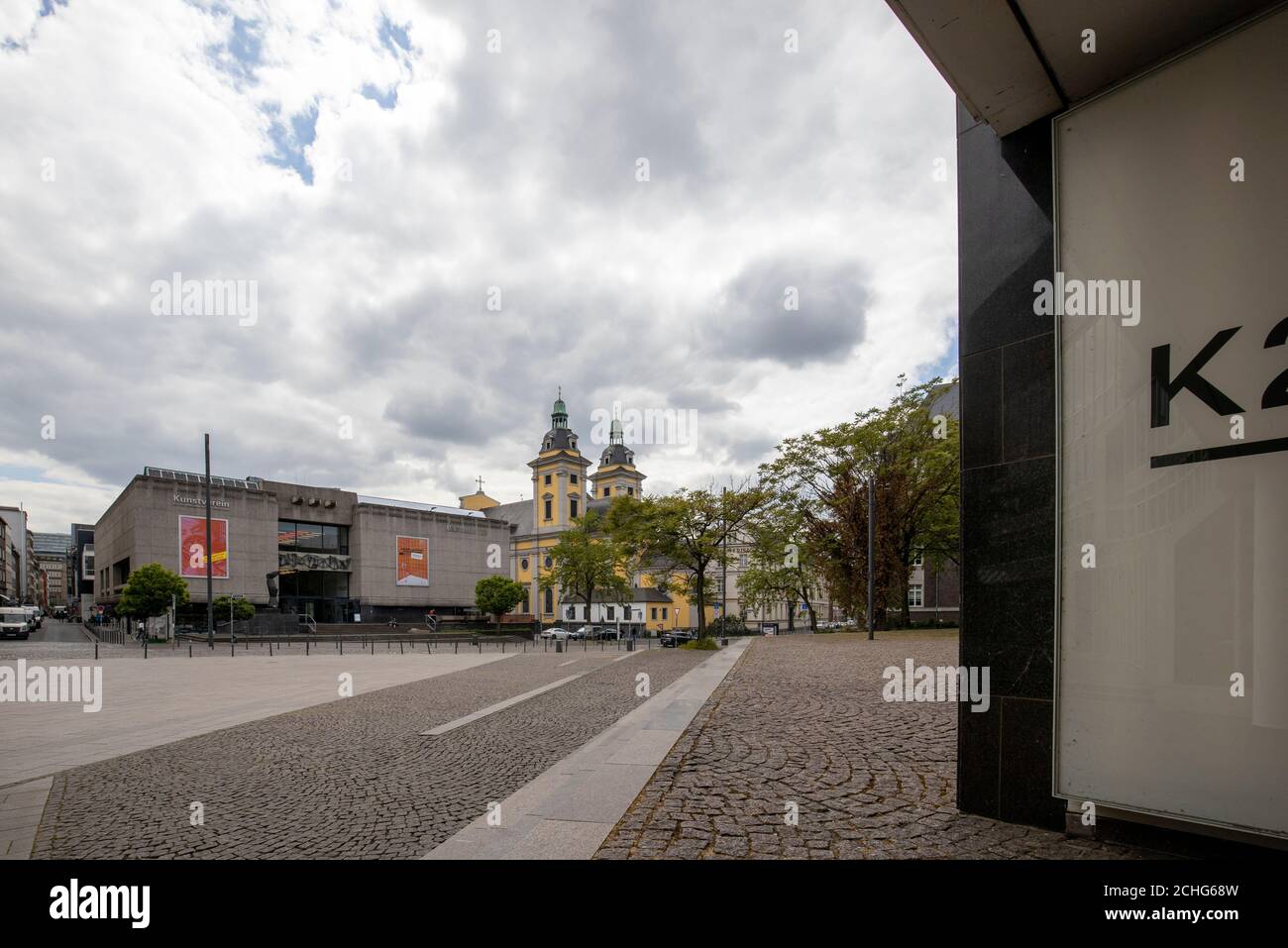 Düsseldorf - Blick vom Museum K20 in Richtung Kunsthalle, Nordrhein-Westfalen, Deutschland, 12.05.2020 Stockfoto