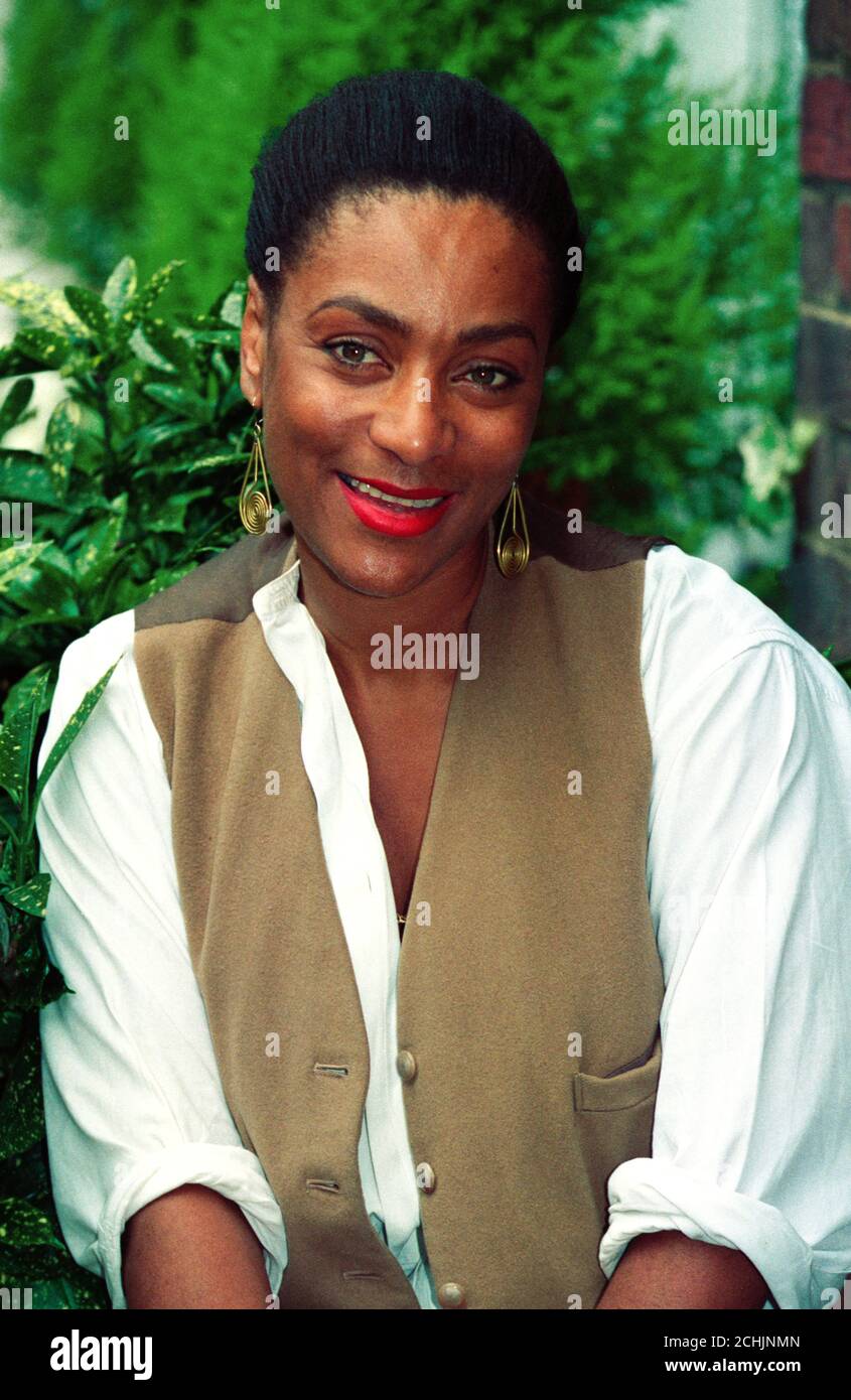 Dona Croll, Schauspielerin und Mitglied der Besetzung von BBC One Fernsehdrama Casualty. Stockfoto