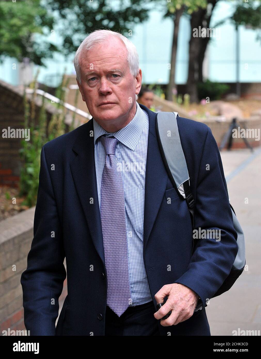 Conn Farrell, 57, verlässt Southwark Crown Court, London. Der Anwalt wurde heute freigesprochen, an einem ehrgeizigen Betrug teilzunehmen, um das Ritz Hotel für 250 Millionen zu verkaufen. Stockfoto