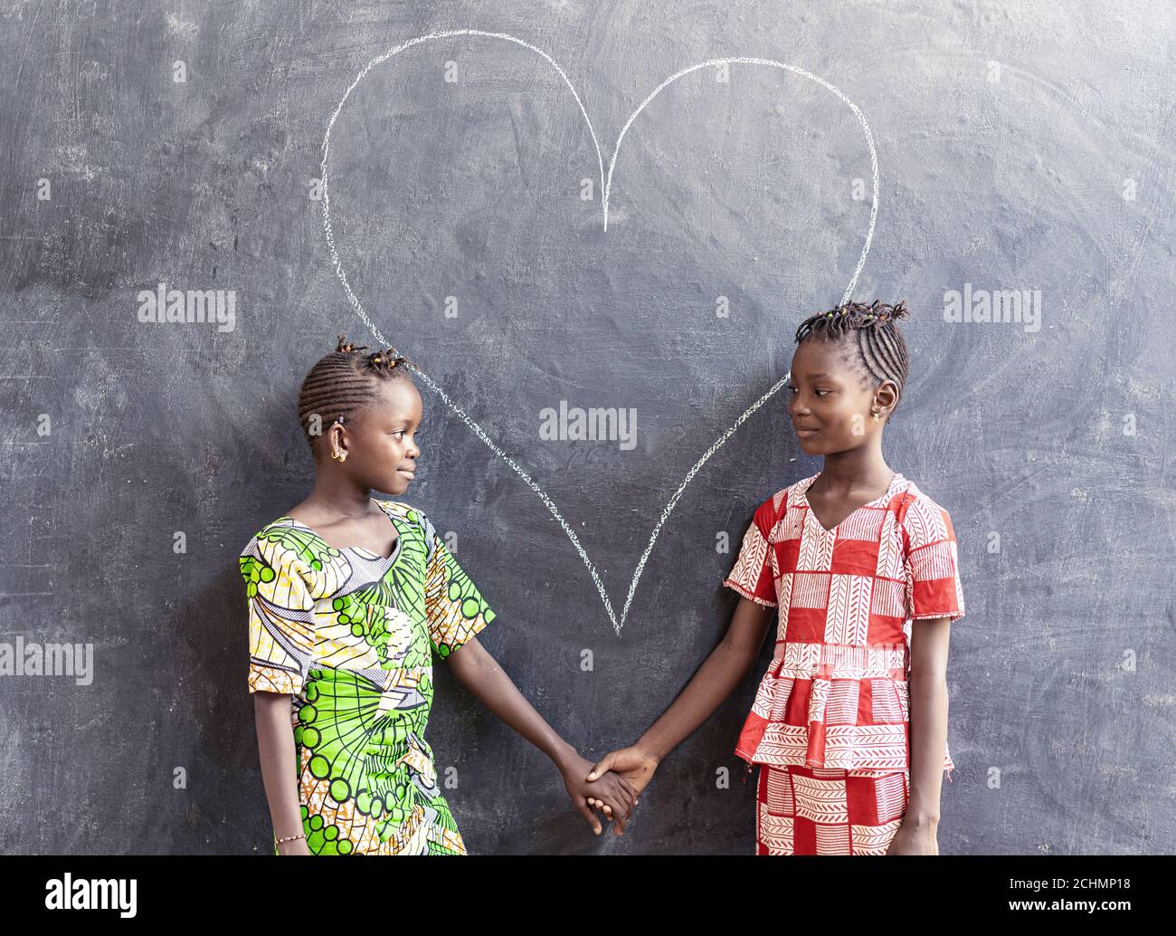 Wunderschöne Schwarz Afrikanisch Nette Mädchen Posiert Zusammen Suchen Lächelnd Stockfoto