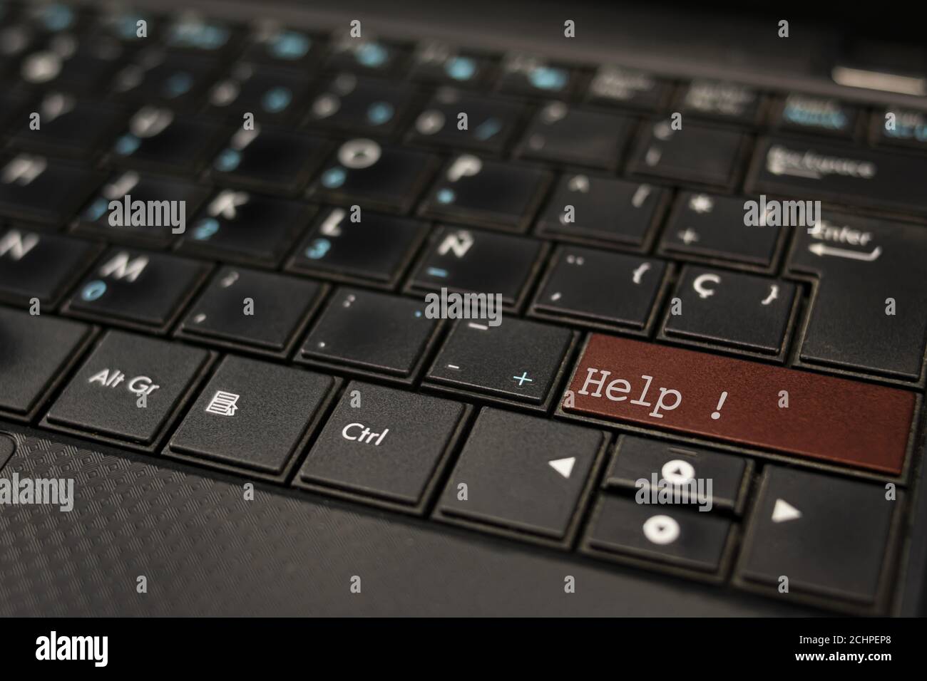 Hilfekonzept. Hilfetaste in eine Computertastatur integriert Stockfoto