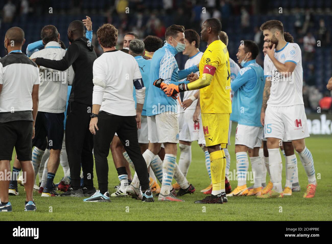 OM gewann das Spiel, Feier und Glückwünsche zum Ende, Andre VILLAS-BOAS (Olympique de Marseille), Florian THAUVIN (Olympique de Marseille) begrüßen Stockfoto