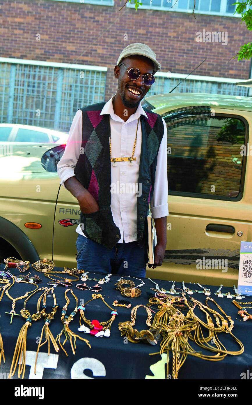 Schmuckverkäufer in Maboneng, Johannesburg Stockfoto